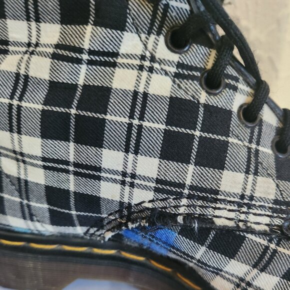 Dr Martens The Original Made in England Plaid Black White Ankle Boots Men 7 - Picture 3 of 10